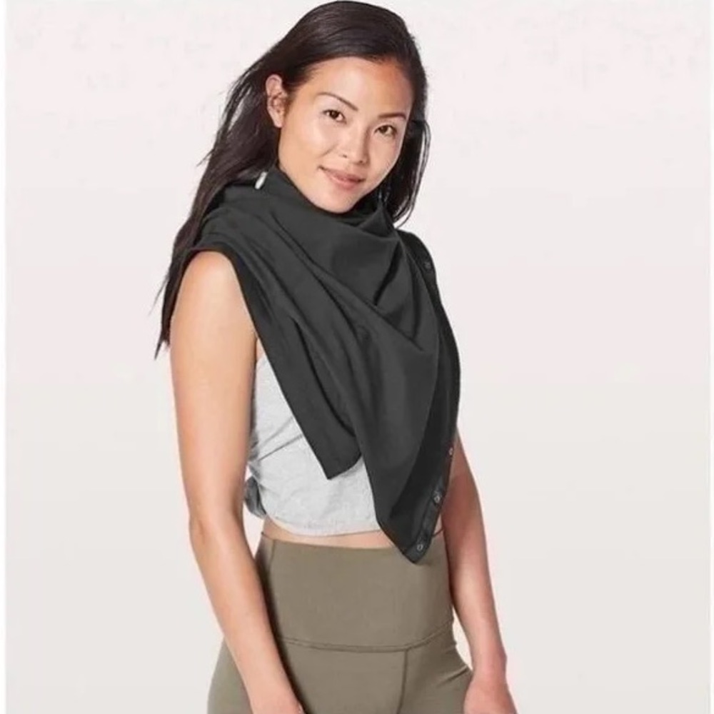 Lululemon Vinyasa Scarf Rulu Hyper Stripe Black Soot button wrap scarf or shawl